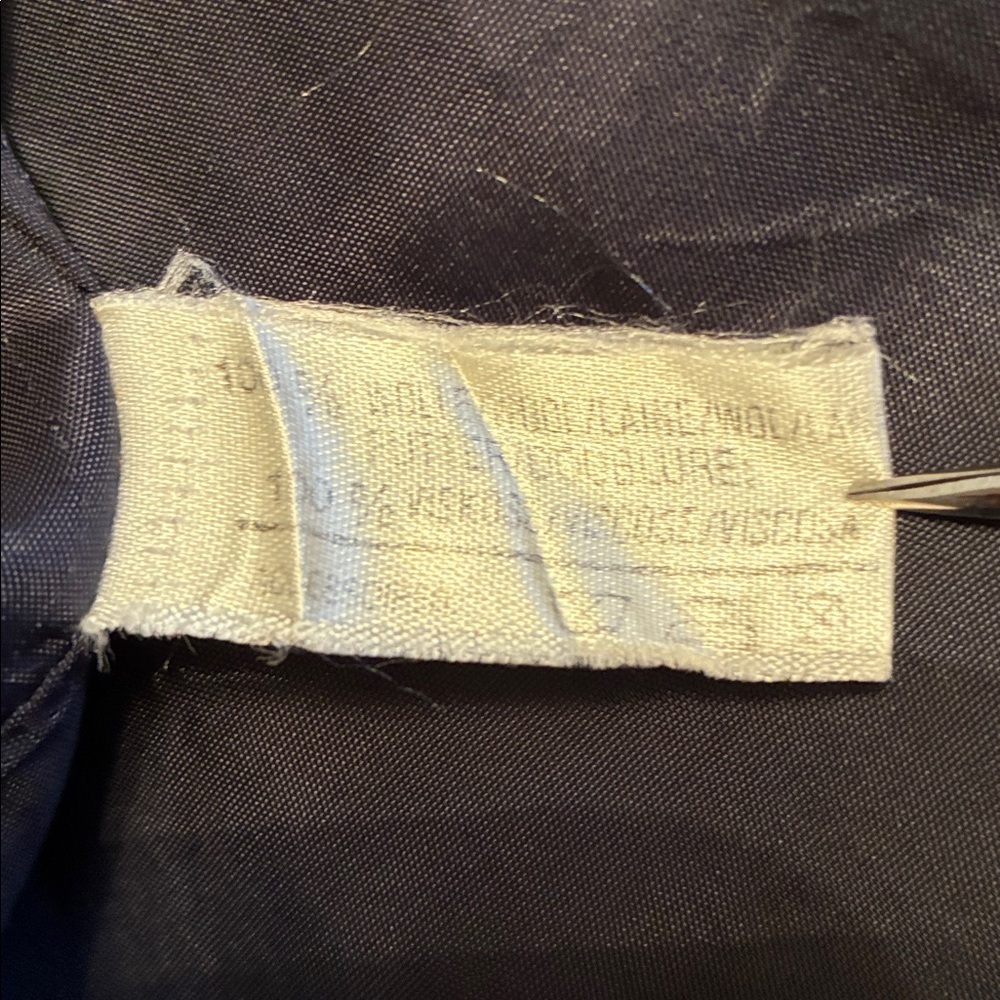 LOUIS FERAUD dress, women 8 VTG EUC Navy Gold Buttons, pocket flaps, lamb's wool - Picture 12 of 17
